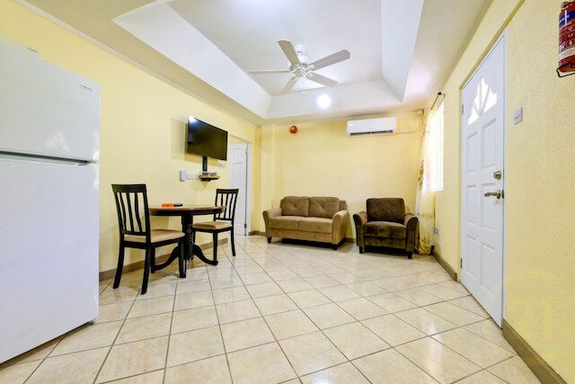 Kaibus Apartment K2 - 1BD Dr. Grooms K2, Point Salines, St.George