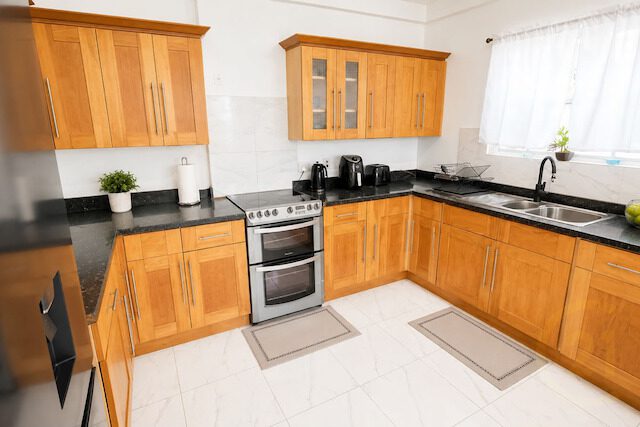 Serene Vista - Close to SGU Bus Route with Airport Views Calliste, Saint George, St.George