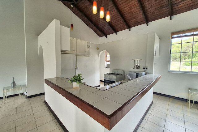 White House Apartments, Lance Aux Epines, St.George